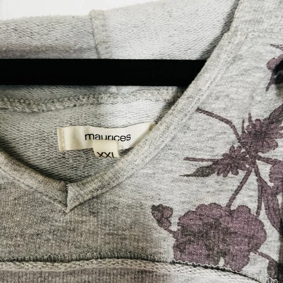 Maurice’s lace up sleeve light weight Sweatshirt - Picture 3 of 6